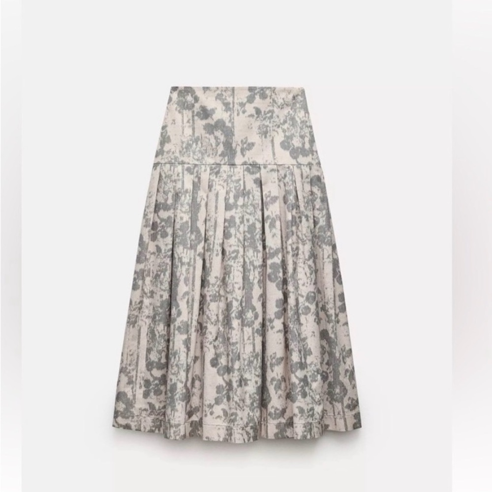 Zara Jacquard Floral A-Line Skirt in Gray